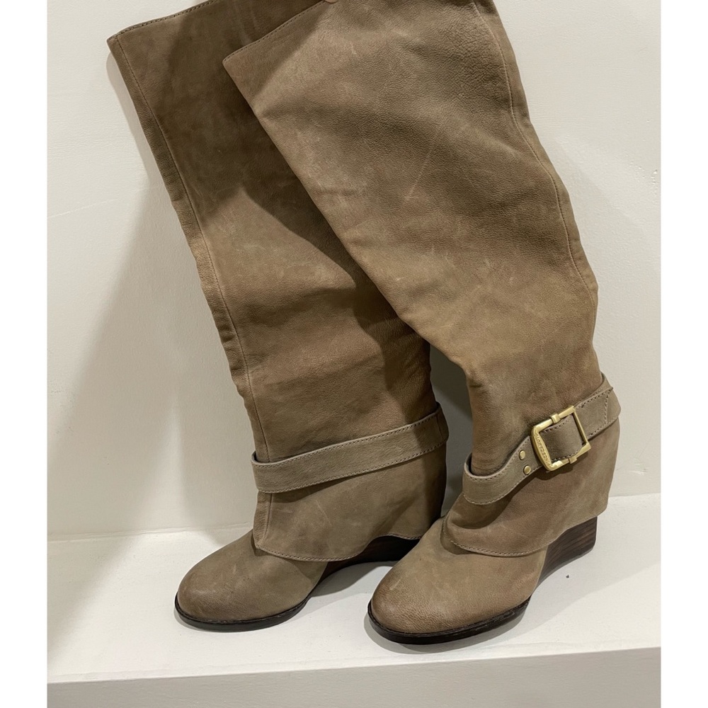 VINCE CAMUTO BOOT WEDGES